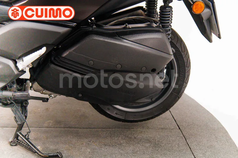 Yamaha XMAX 300 - Vista 24