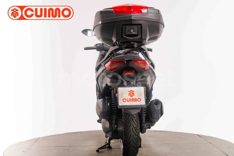Yamaha XMAX 300 - Vista 5