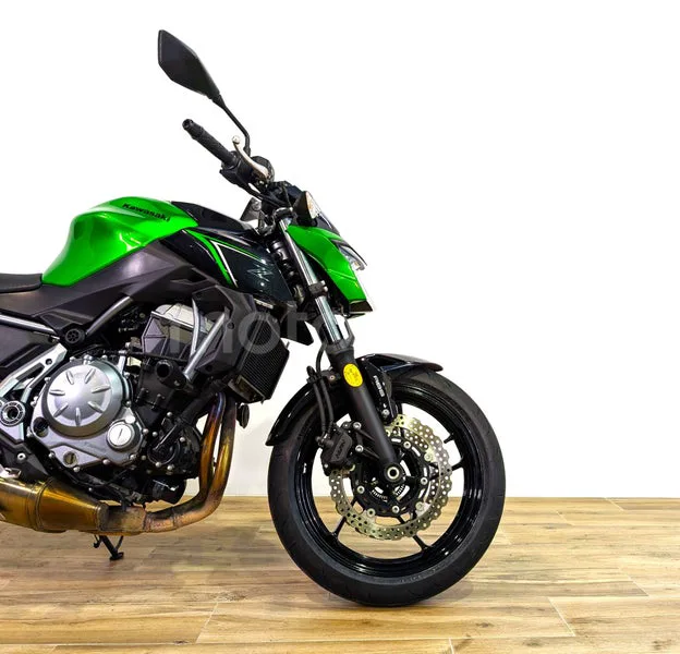 Kawasaki Z650 - Vista 4