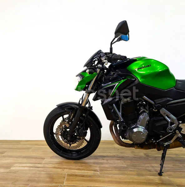 Kawasaki Z650 - Vista 8