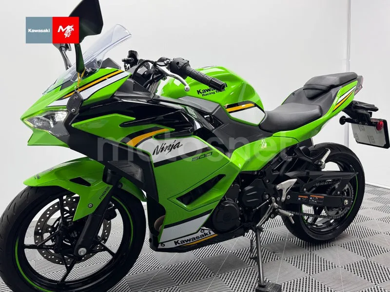Kawasaki Ninja 500 - Vista 7