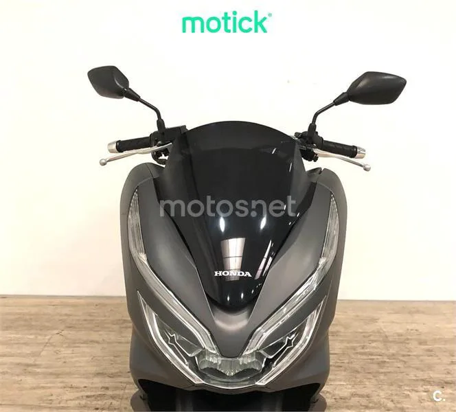 Honda PCX125 - Vista 9