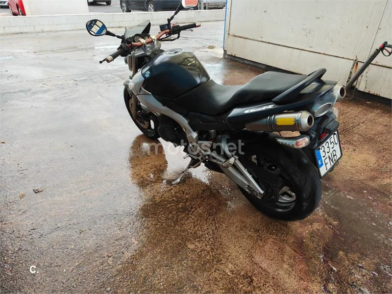 Suzuki GSR600 - Vista 4