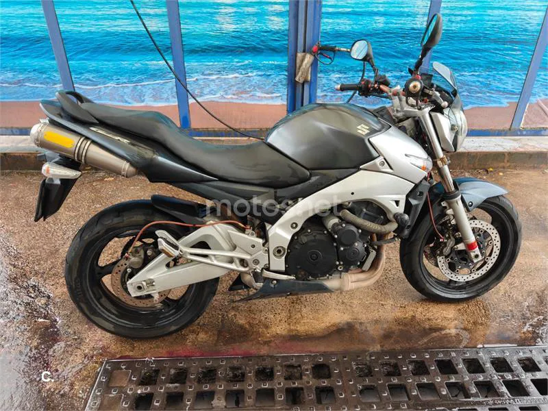 Suzuki GSR600 - Vista 6