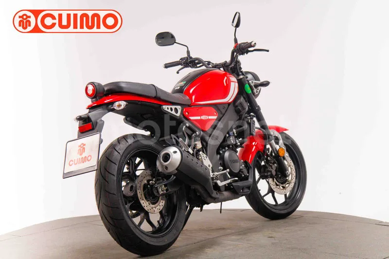 Yamaha XSR125 - Vista 4