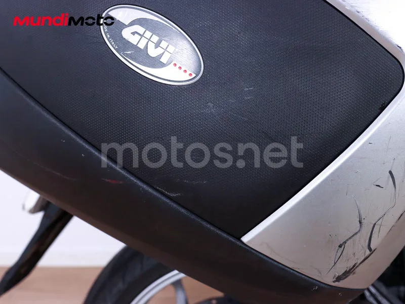BMW F 800 ST - Vista 24