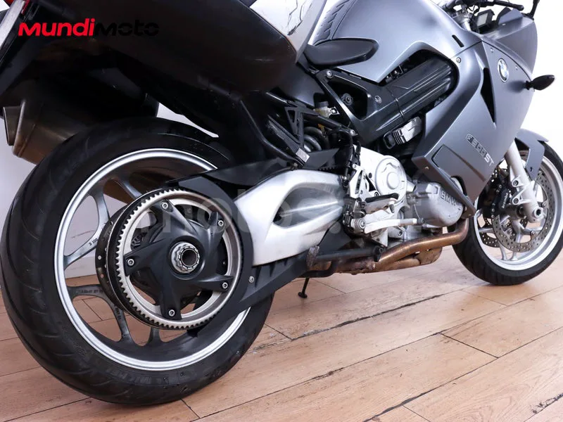BMW F 800 ST - Vista 4