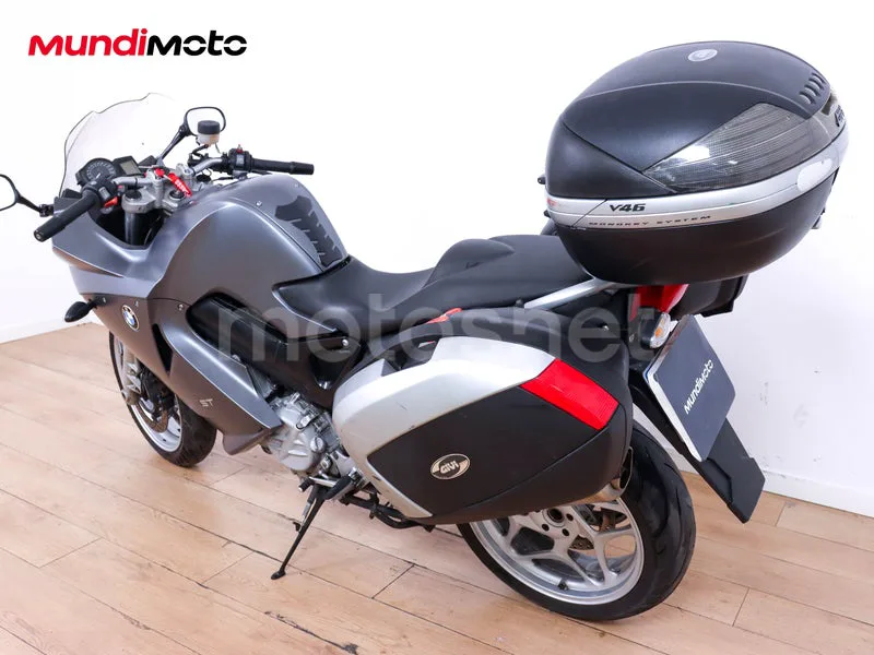 BMW F 800 ST - Vista 8