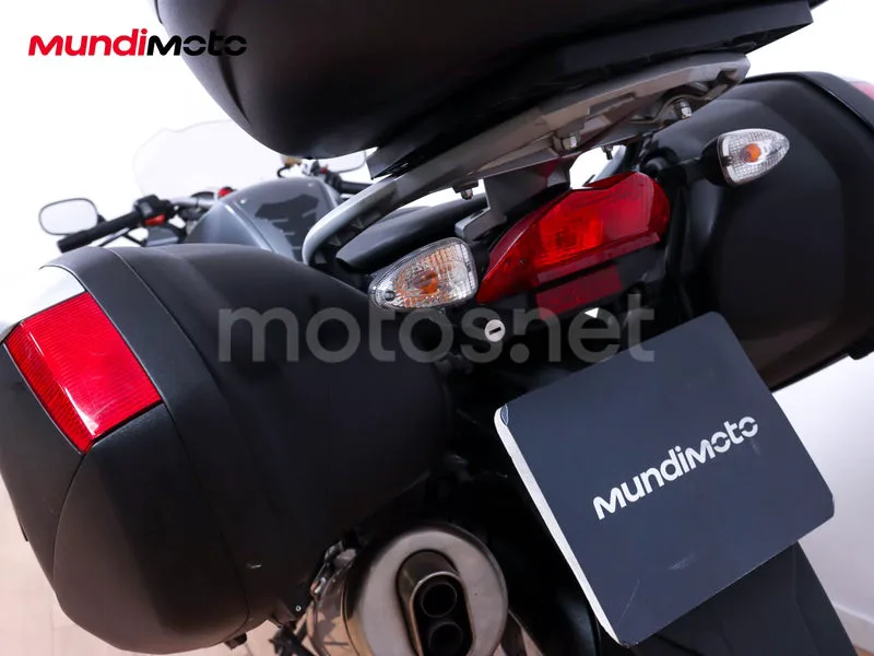 BMW F 800 ST - Vista 9
