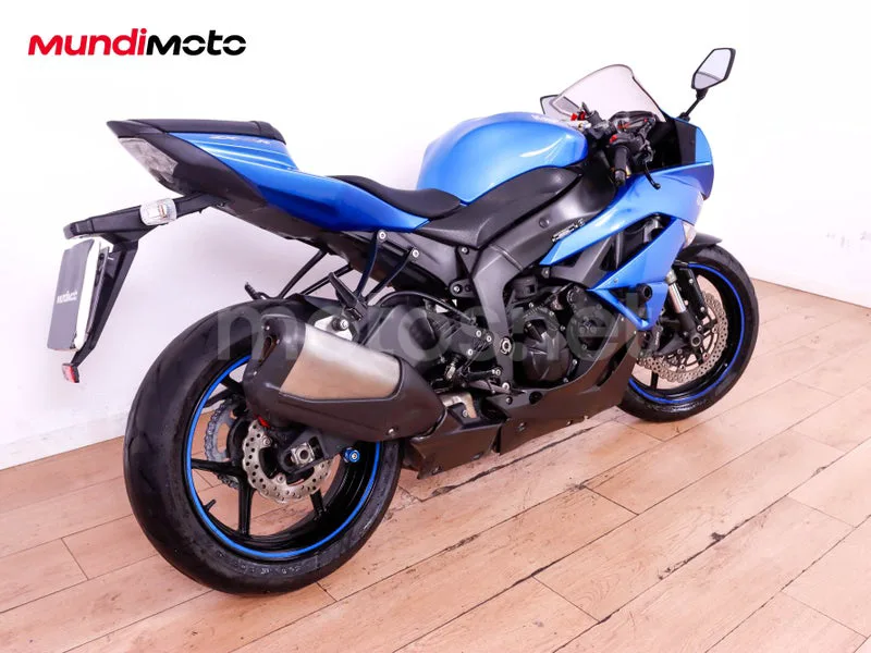 Kawasaki Ninja ZX-6R - Vista 3