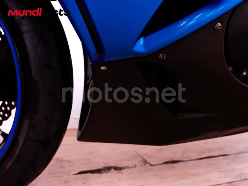 Kawasaki Ninja ZX-6R - Vista 21