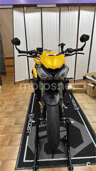 Triumph Street Triple 765 - Vista 3