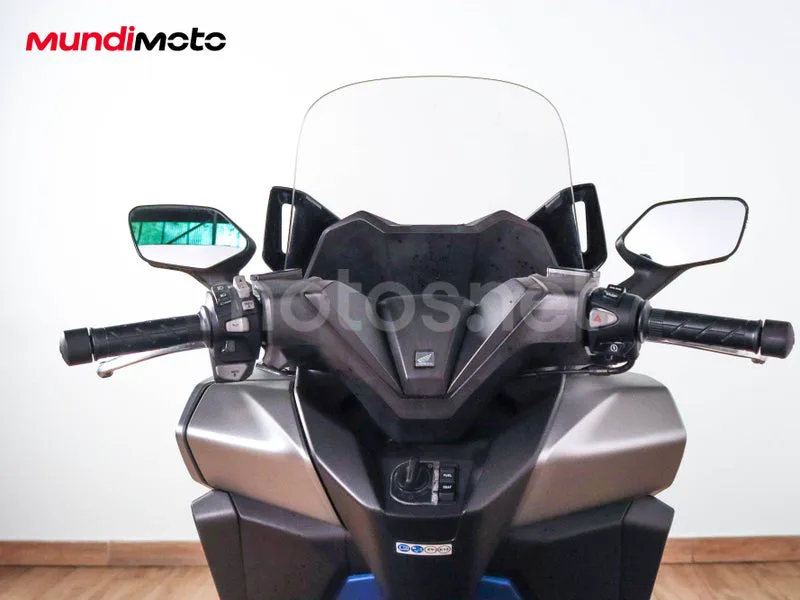 Honda Forza 125 - Vista 11