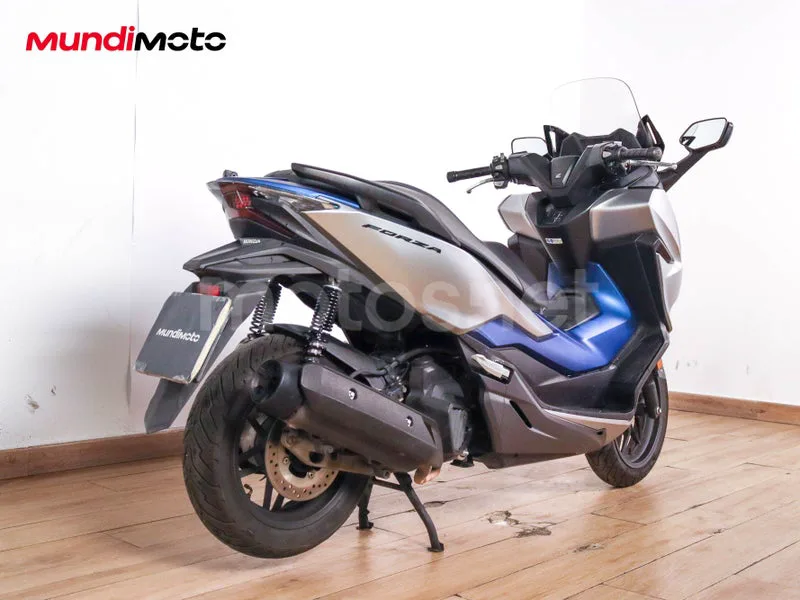 Honda Forza 125 - Vista 3