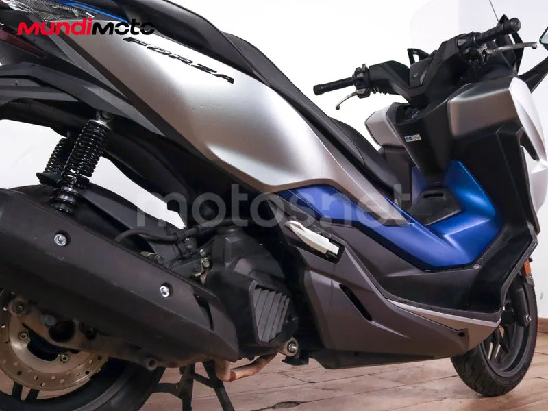 Honda Forza 125 - Vista 4