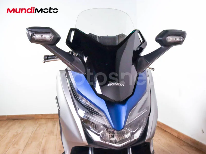 Honda Forza 125 - Vista 5