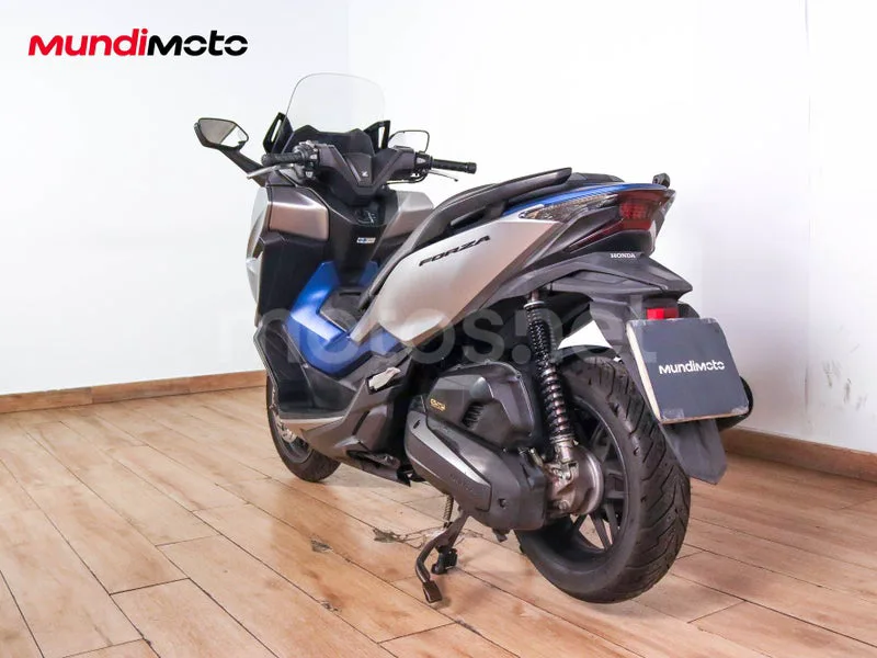 Honda Forza 125 - Vista 8