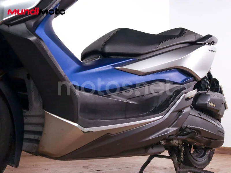 Honda Forza 125 - Vista 10