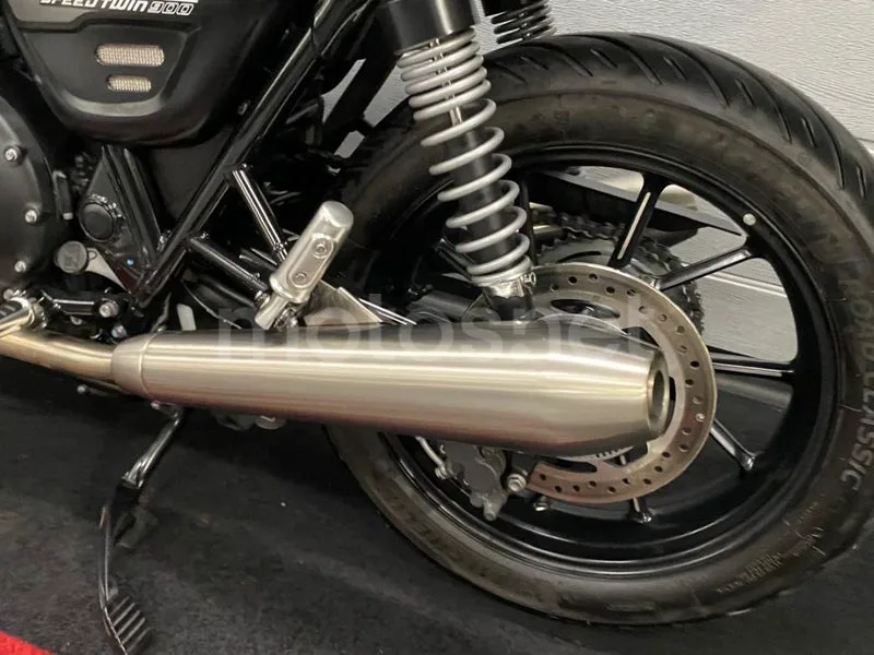 Triumph Speed Twin 900 - Vista 15