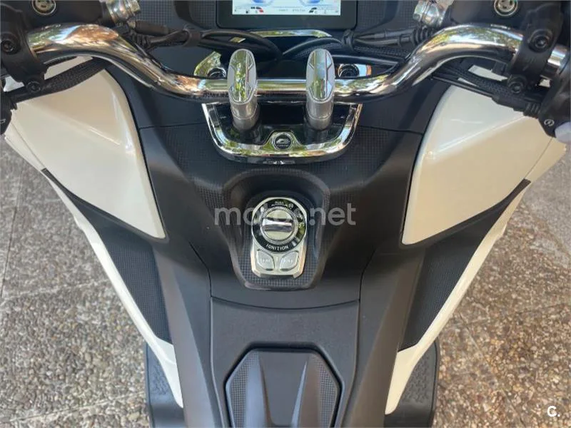 QJ Motor MTX 125 - Vista 5