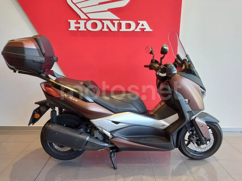 Yamaha XMAX 300 - Vista 4