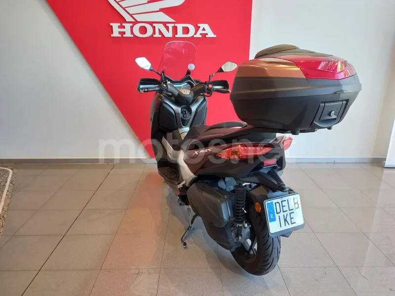 Yamaha XMAX 300 - Vista 7