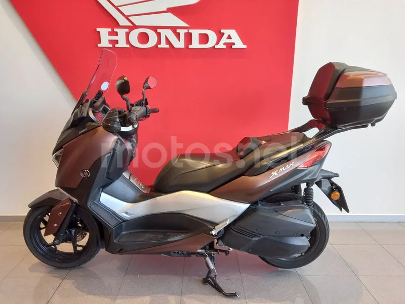 Yamaha XMAX 300 - Vista 8