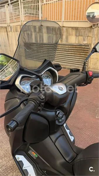 Yamaha XMAX 300 - Vista 11