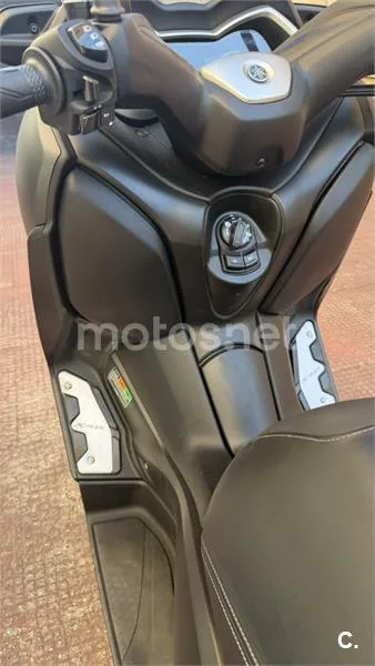 Yamaha XMAX 300 - Vista 12