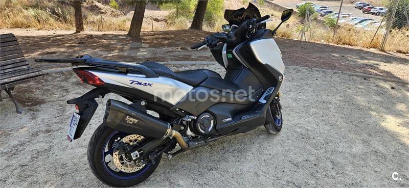 Yamaha TMAX - Vista 4