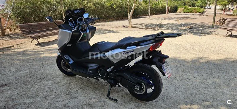 Yamaha TMAX - Vista 5
