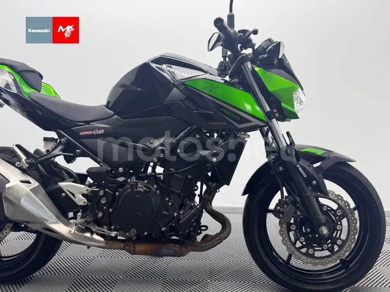 Kawasaki Z400 - Vista 3