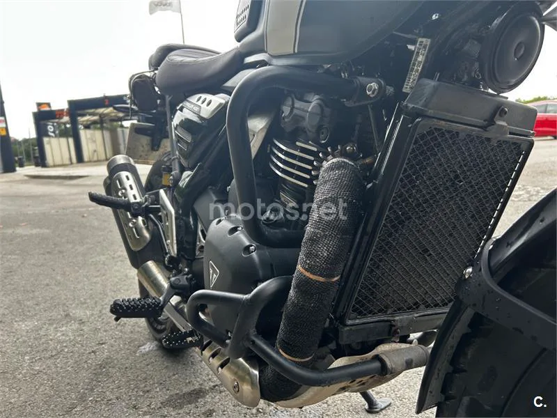 Triumph Scrambler 400 X - Vista 4