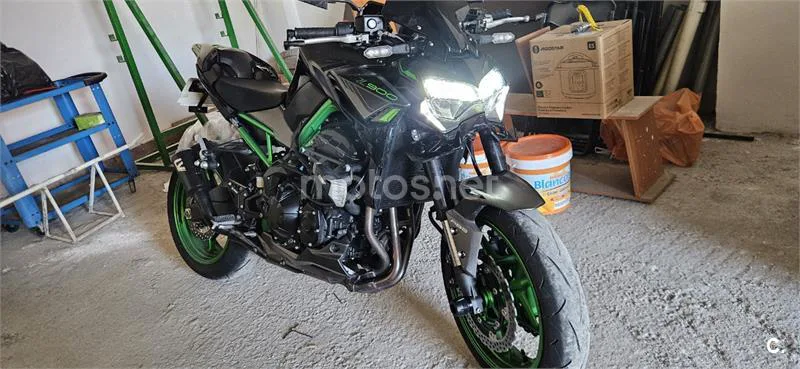 Kawasaki Z900 - Vista 3