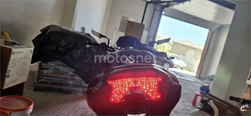 Kawasaki Z900 - Vista 4