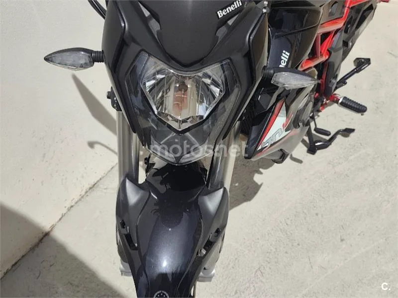 Benelli BN 125 - Vista 5