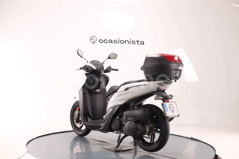 Yamaha Xenter 125 - Vista 4