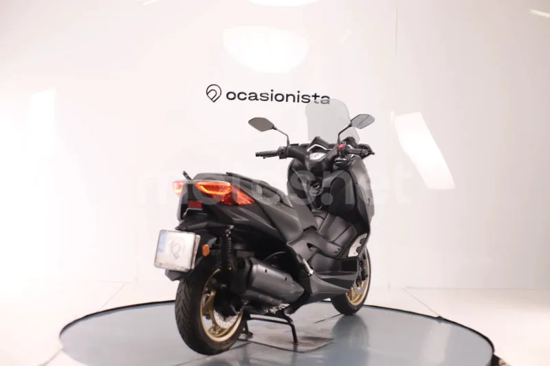 Yamaha XMAX 300 - Vista 3