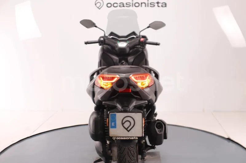 Yamaha XMAX 300 - Vista 10