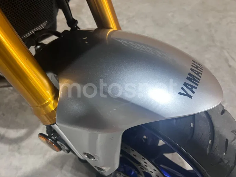 Yamaha Tracer 9 - Vista 16