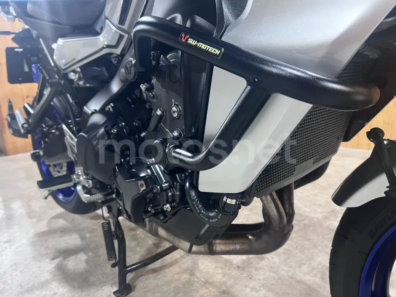 Yamaha Tracer 9 - Vista 18