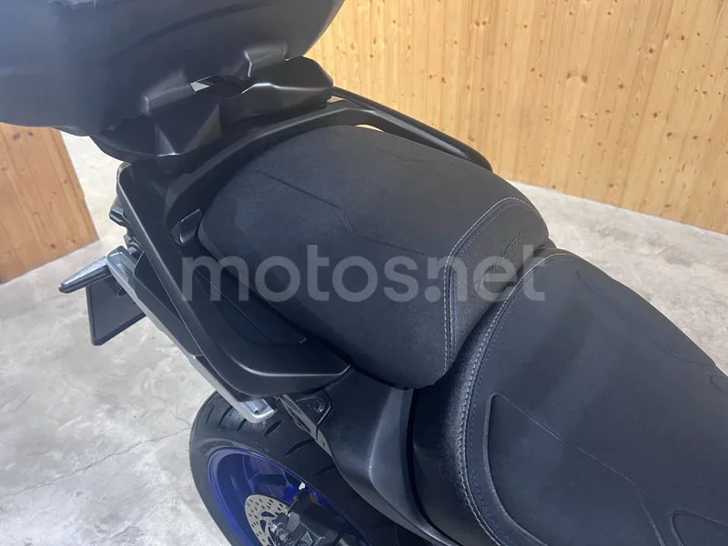 Yamaha Tracer 9 - Vista 32