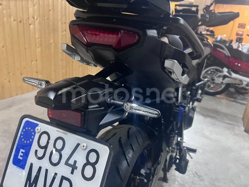 Yamaha Tracer 9 - Vista 40