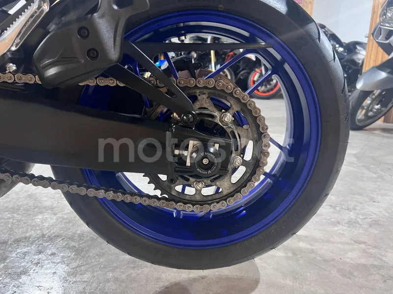 Yamaha Tracer 9 - Vista 64