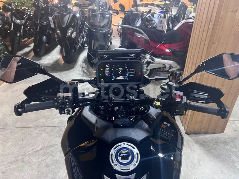 Yamaha Tracer 9 - Vista 71