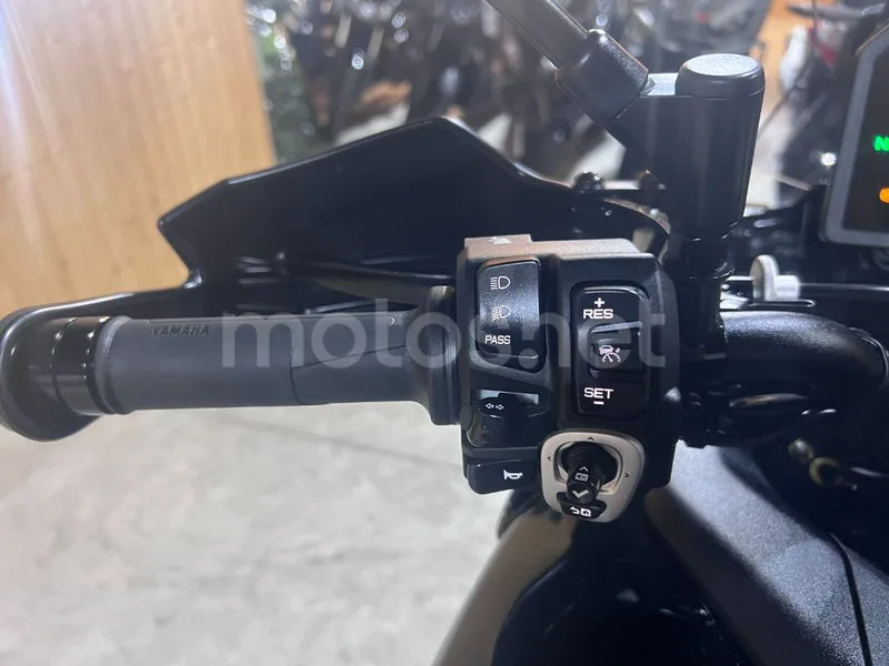 Yamaha Tracer 9 - Vista 72