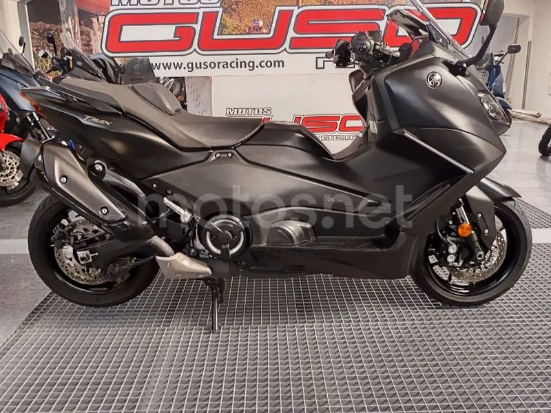 Yamaha TMAX - Vista 3