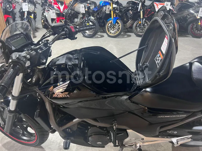 Honda NC750S - Vista 50
