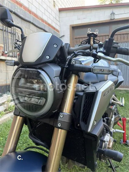 Honda CB650R - Vista 12