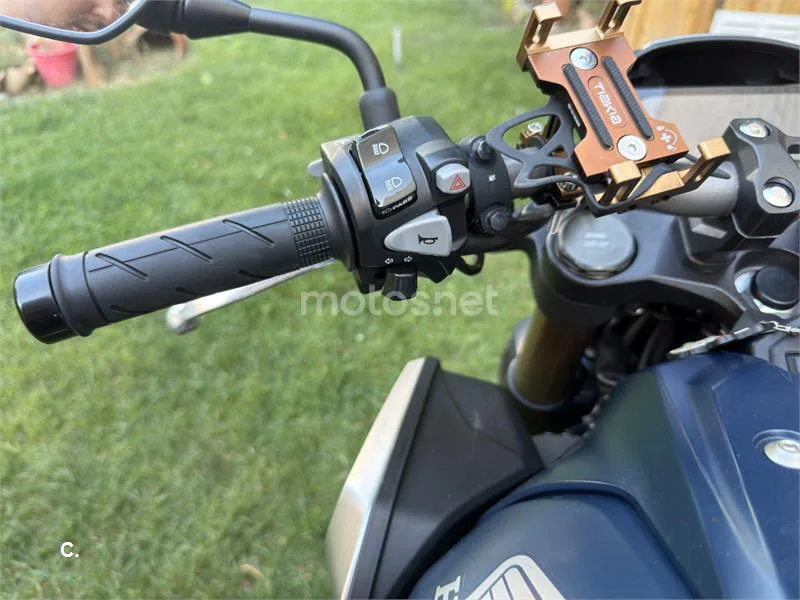Honda CB650R - Vista 13